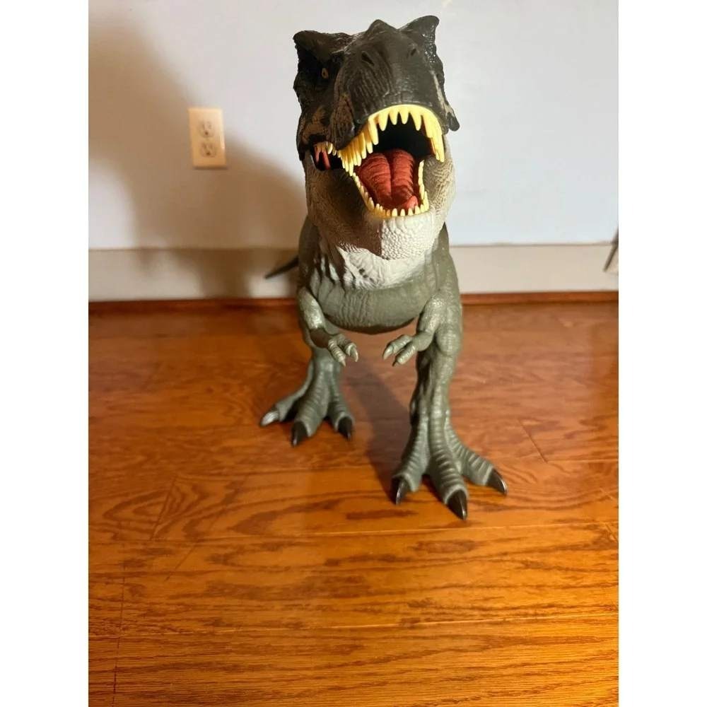 Mattel Jurassic World Rebirth T-Rex Tyrannosaurus Super Colossal 39" NWOT
